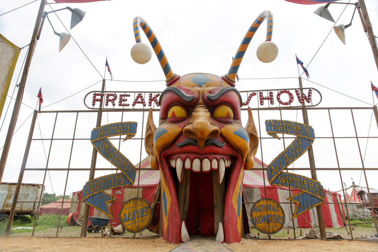 freak show tour